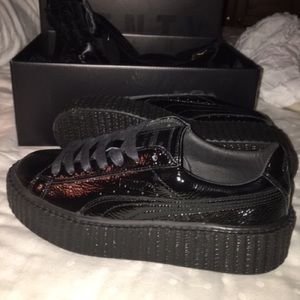 Size 7 Women’s Patent Leather Puma Creeper